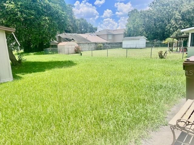 For Sale: $325,000 (3 beds, 2 baths, 1337 Square Feet)