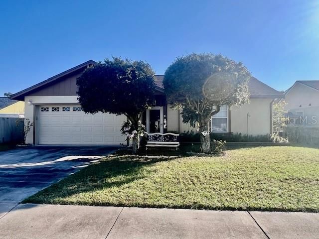 For Sale: $325,000 (3 beds, 2 baths, 1337 Square Feet)