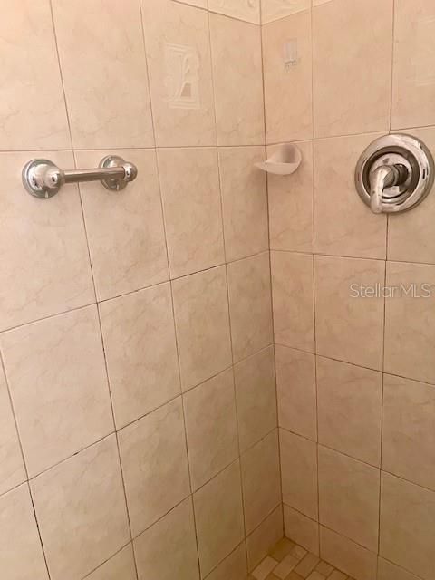 For Sale: $325,000 (3 beds, 2 baths, 1337 Square Feet)