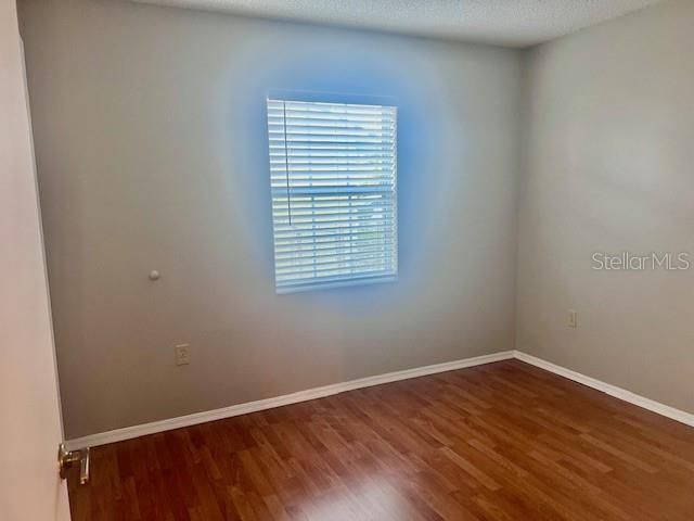 For Sale: $325,000 (3 beds, 2 baths, 1337 Square Feet)