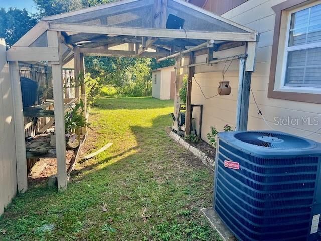 For Sale: $325,000 (3 beds, 2 baths, 1337 Square Feet)