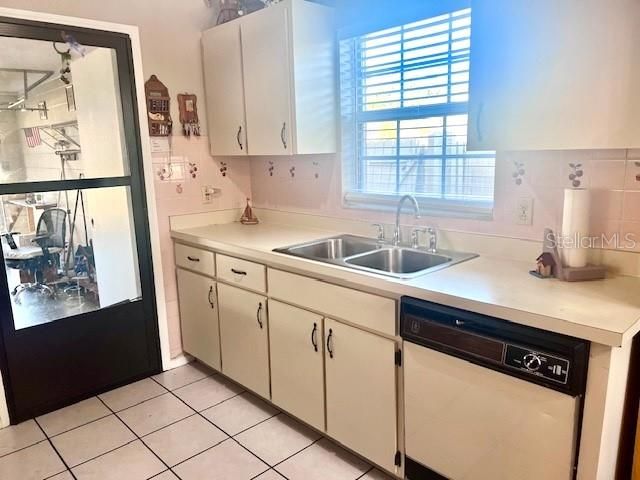 For Sale: $325,000 (3 beds, 2 baths, 1337 Square Feet)