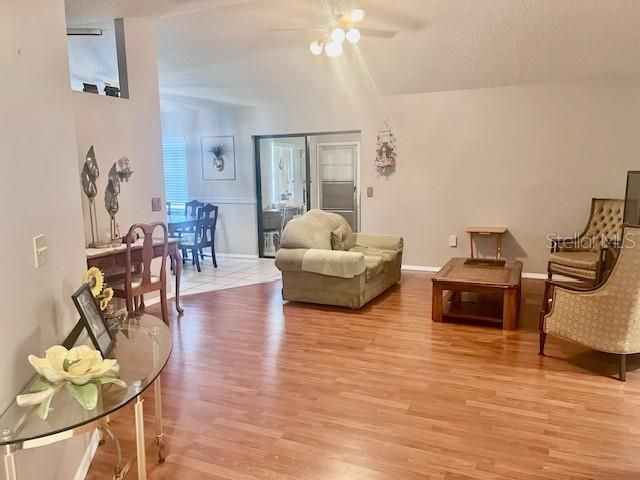 For Sale: $325,000 (3 beds, 2 baths, 1337 Square Feet)