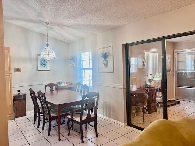 For Sale: $325,000 (3 beds, 2 baths, 1337 Square Feet)