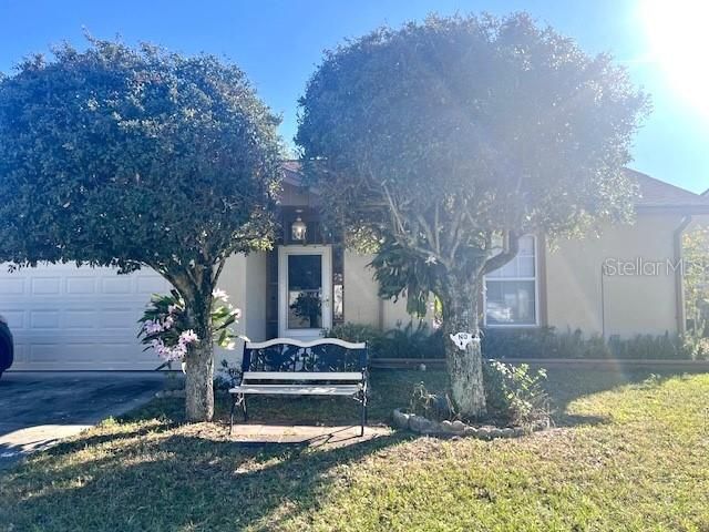 For Sale: $325,000 (3 beds, 2 baths, 1337 Square Feet)