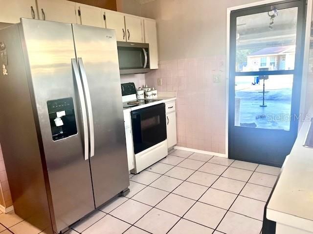 For Sale: $325,000 (3 beds, 2 baths, 1337 Square Feet)