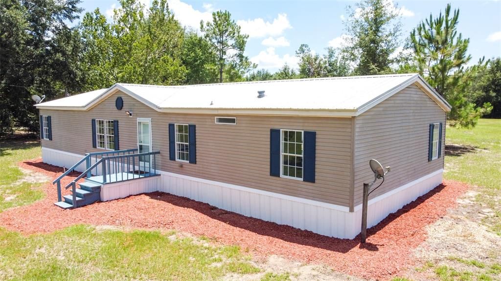 Recently Sold: $229,900 (4 beds, 2 baths, 1782 Square Feet)