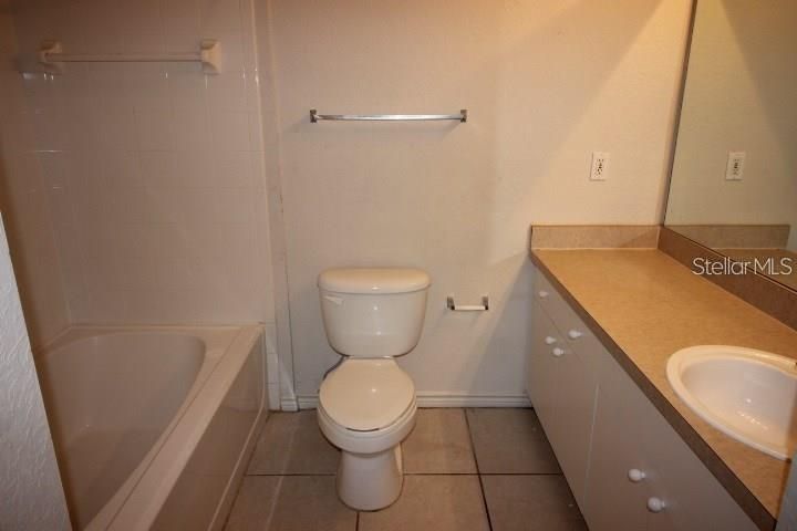 Active With Contract: $279,000 (2 beds, 2 baths, 1140 Square Feet)