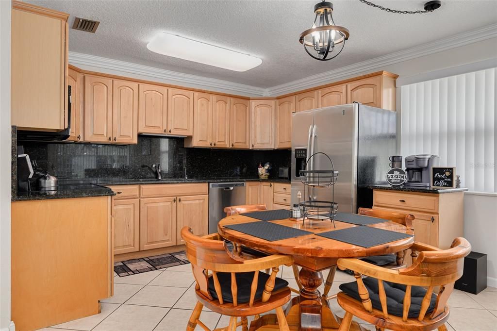 For Sale: $149,900 (1 beds, 1 baths, 825 Square Feet)