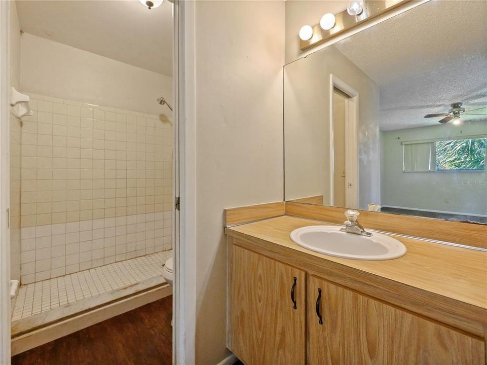 Activo con contrato: $155,000 (2 camas, 2 baños, 846 Pies cuadrados)