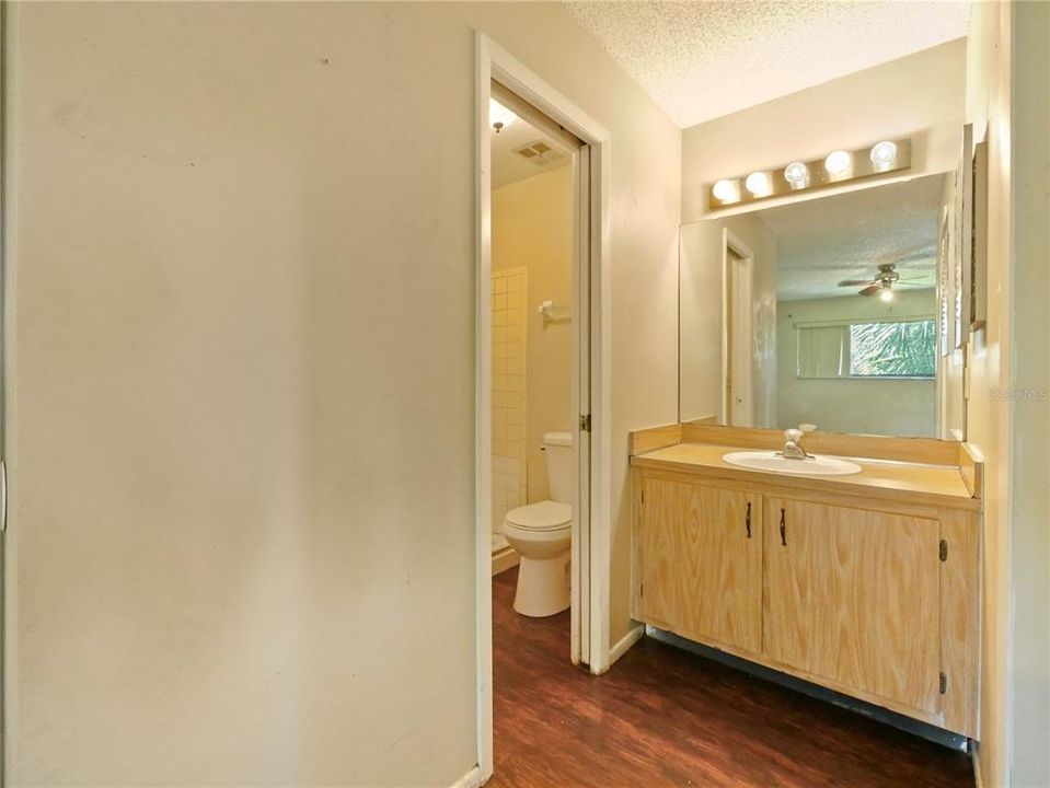 Activo con contrato: $155,000 (2 camas, 2 baños, 846 Pies cuadrados)