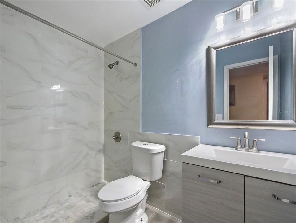 Activo con contrato: $155,000 (2 camas, 2 baños, 846 Pies cuadrados)