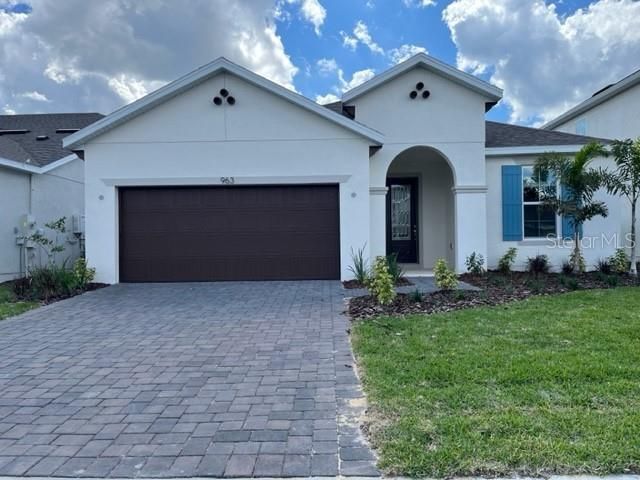 Recently Rented: $2,600 (4 beds, 2 baths, 1974 Square Feet)