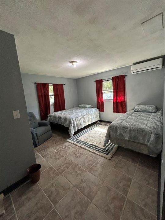 待售: $215,000 (3 贝兹, 2 浴室, 1584 平方英尺)