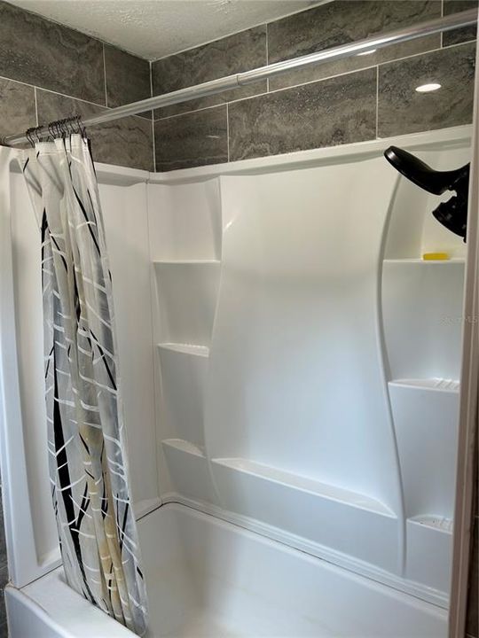 待售: $215,000 (3 贝兹, 2 浴室, 1584 平方英尺)