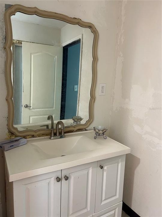 待售: $215,000 (3 贝兹, 2 浴室, 1584 平方英尺)