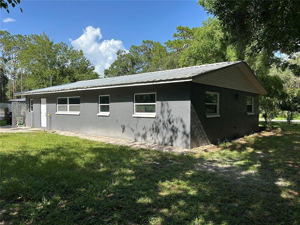 待售: $215,000 (3 贝兹, 2 浴室, 1584 平方英尺)