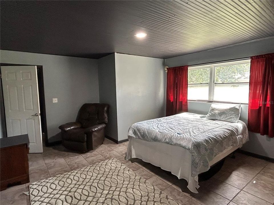 待售: $215,000 (3 贝兹, 2 浴室, 1584 平方英尺)