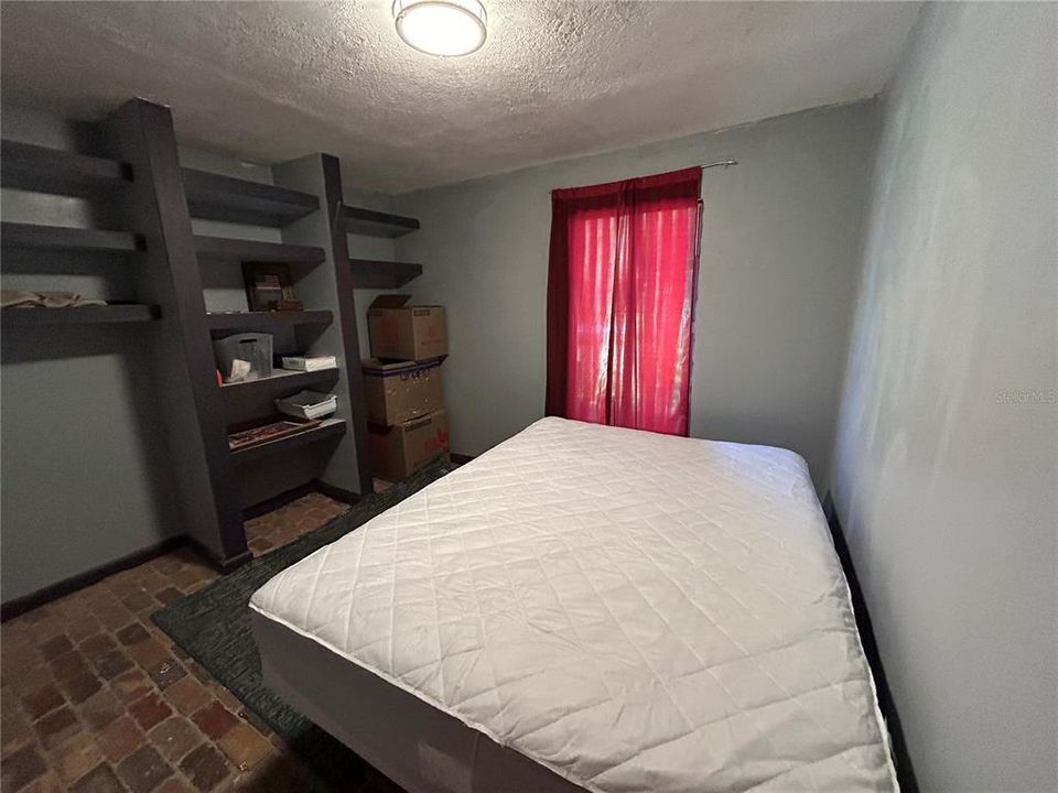 待售: $215,000 (3 贝兹, 2 浴室, 1584 平方英尺)