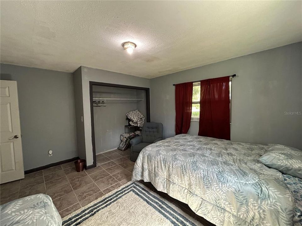 待售: $215,000 (3 贝兹, 2 浴室, 1584 平方英尺)