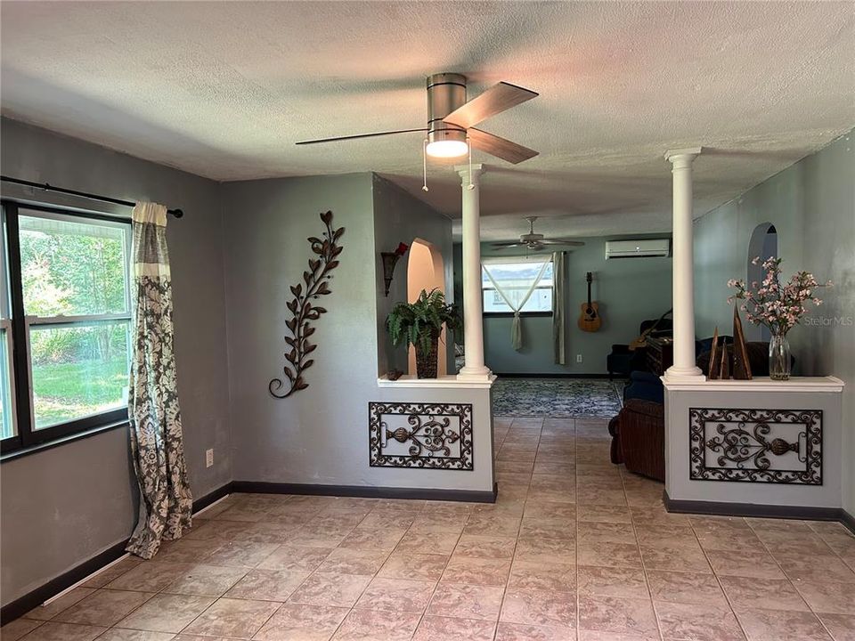 待售: $215,000 (3 贝兹, 2 浴室, 1584 平方英尺)