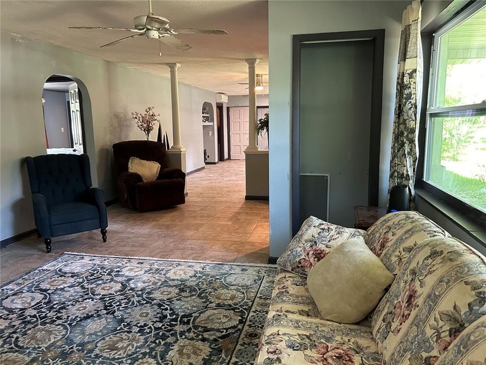 待售: $215,000 (3 贝兹, 2 浴室, 1584 平方英尺)