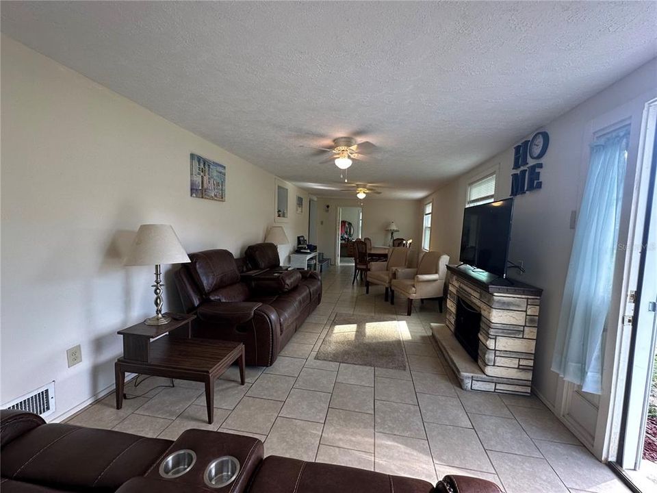 En Venta: $190,000 (3 camas, 2 baños, 1188 Pies cuadrados)