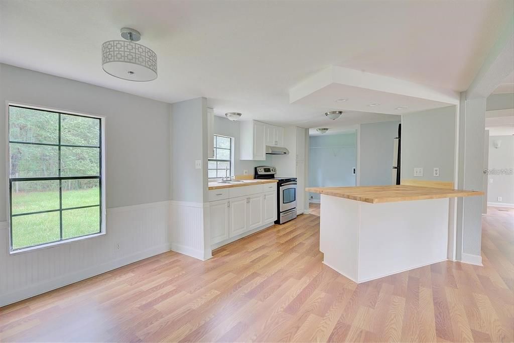 For Rent: $1,500 (3 beds, 2 baths, 1152 Square Feet)