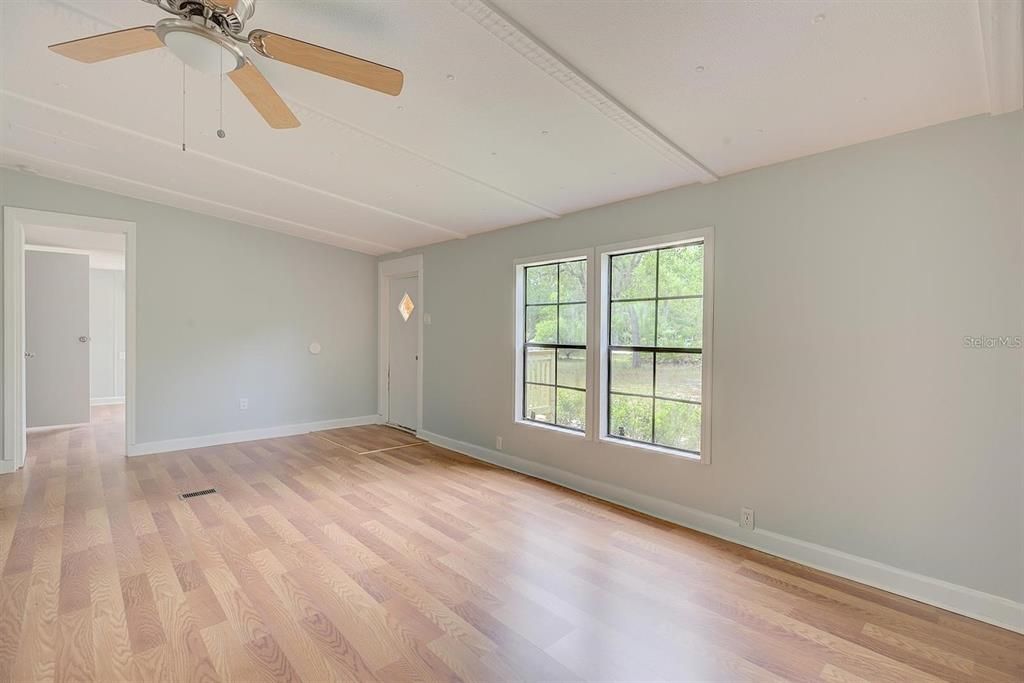 For Rent: $1,500 (3 beds, 2 baths, 1152 Square Feet)