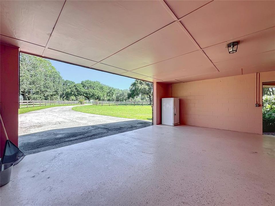 Active With Contract: $2,750 (3 beds, 1 baths, 1933 Square Feet)