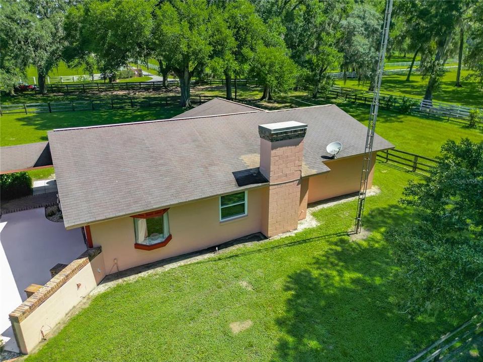 Active With Contract: $2,750 (3 beds, 1 baths, 1933 Square Feet)