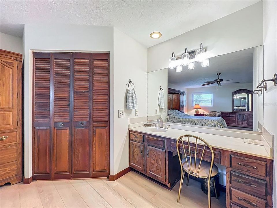 Active With Contract: $2,750 (3 beds, 1 baths, 1933 Square Feet)