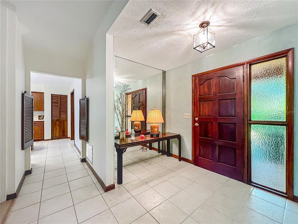 Active With Contract: $2,750 (3 beds, 1 baths, 1933 Square Feet)