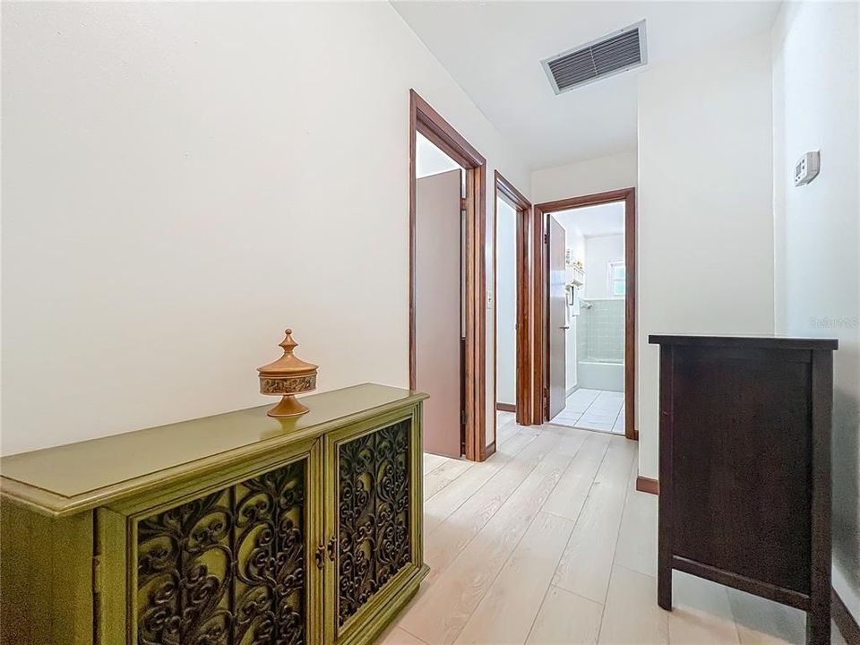 Active With Contract: $2,750 (3 beds, 1 baths, 1933 Square Feet)