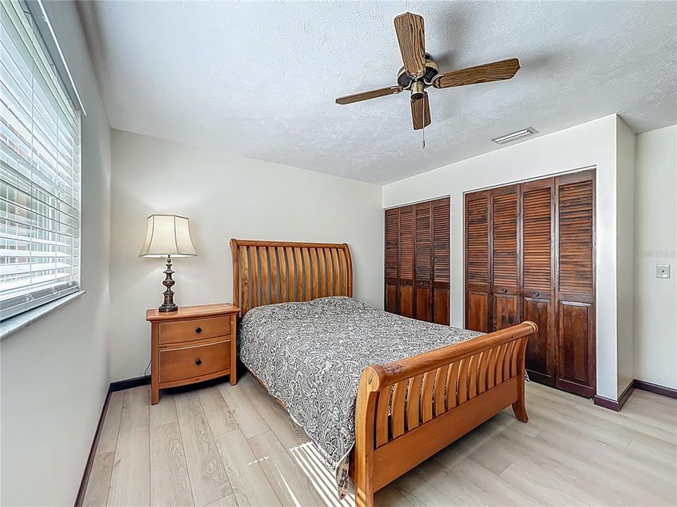 Active With Contract: $2,750 (3 beds, 1 baths, 1933 Square Feet)