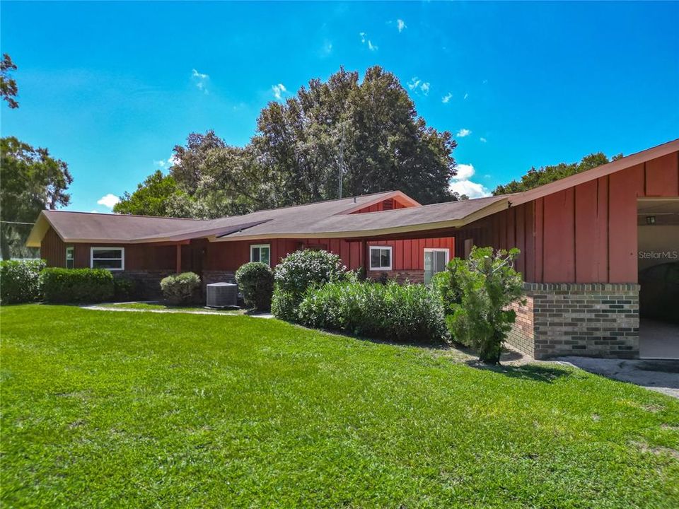 Active With Contract: $2,750 (3 beds, 1 baths, 1933 Square Feet)