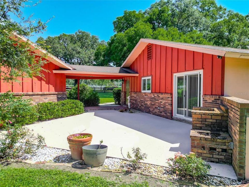 Active With Contract: $2,750 (3 beds, 1 baths, 1933 Square Feet)