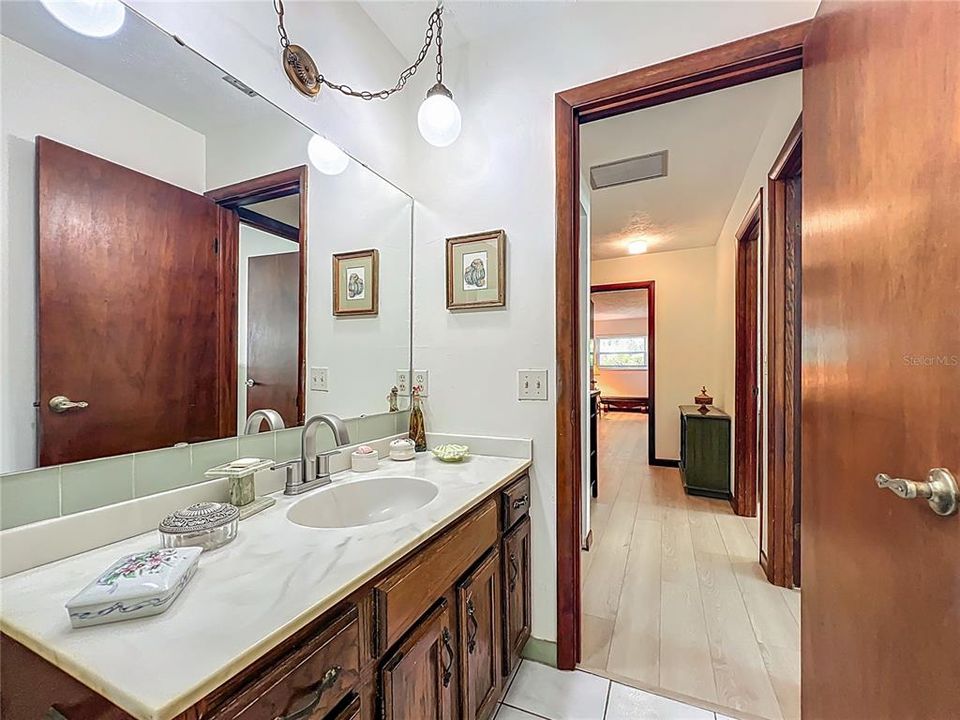 Active With Contract: $2,750 (3 beds, 1 baths, 1933 Square Feet)