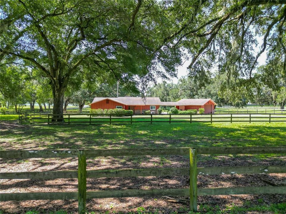 Active With Contract: $2,750 (3 beds, 1 baths, 1933 Square Feet)