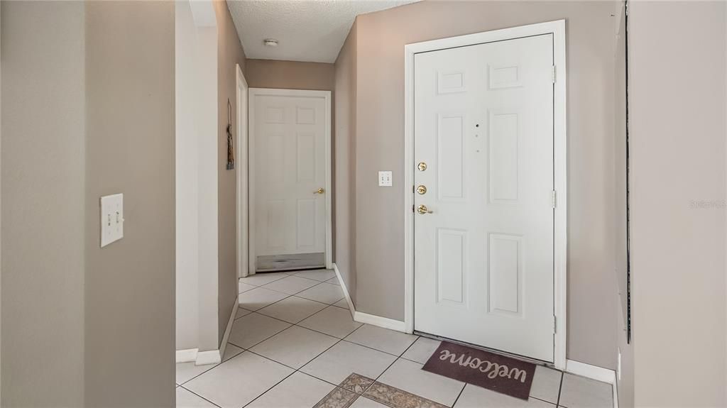 En Venta: $294,500 (2 camas, 2 baños, 1170 Pies cuadrados)