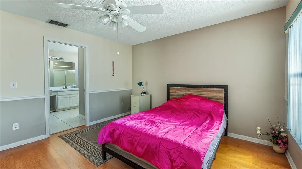 En Venta: $294,500 (2 camas, 2 baños, 1170 Pies cuadrados)