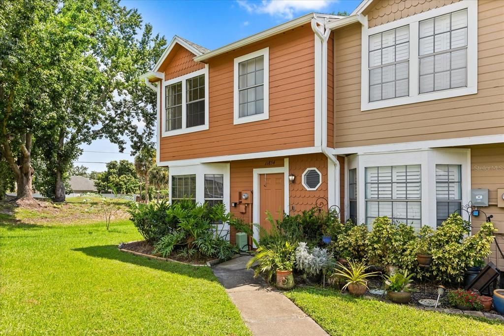 Active With Contract: $280,000 (3 beds, 2 baths, 1008 Square Feet)