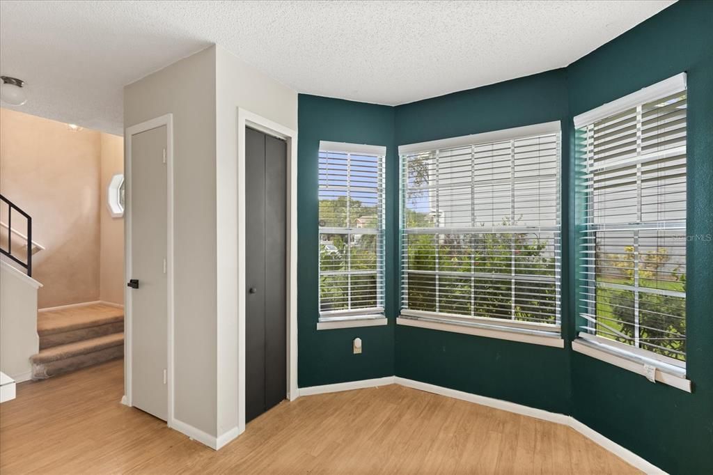 Active With Contract: $280,000 (3 beds, 2 baths, 1008 Square Feet)