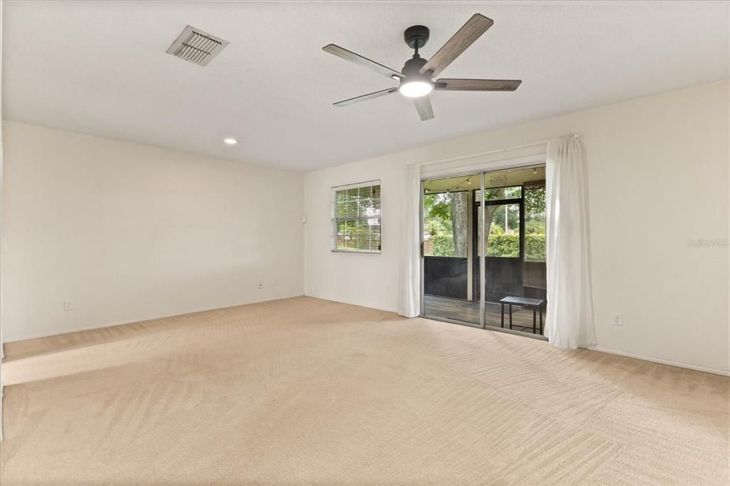 Active With Contract: $280,000 (3 beds, 2 baths, 1008 Square Feet)