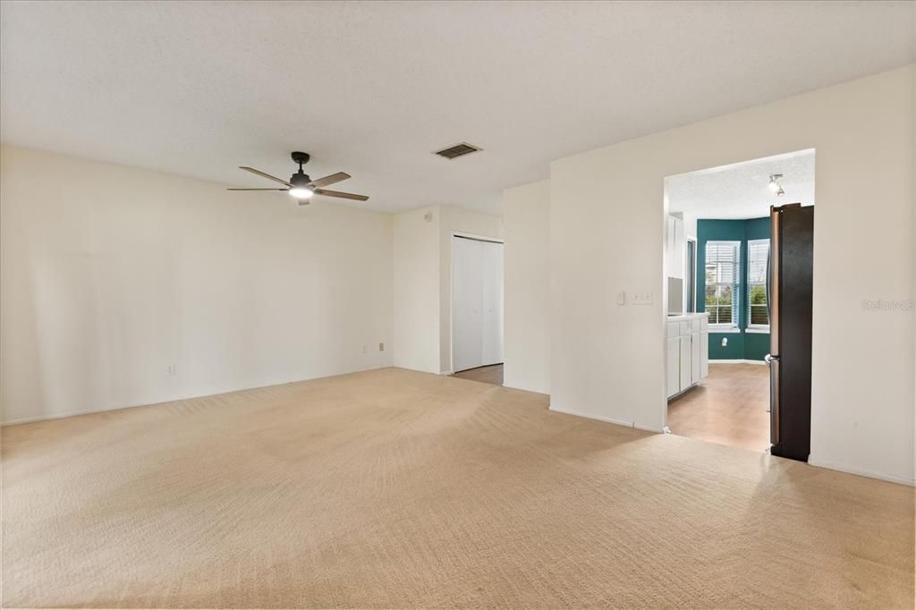 Active With Contract: $280,000 (3 beds, 2 baths, 1008 Square Feet)