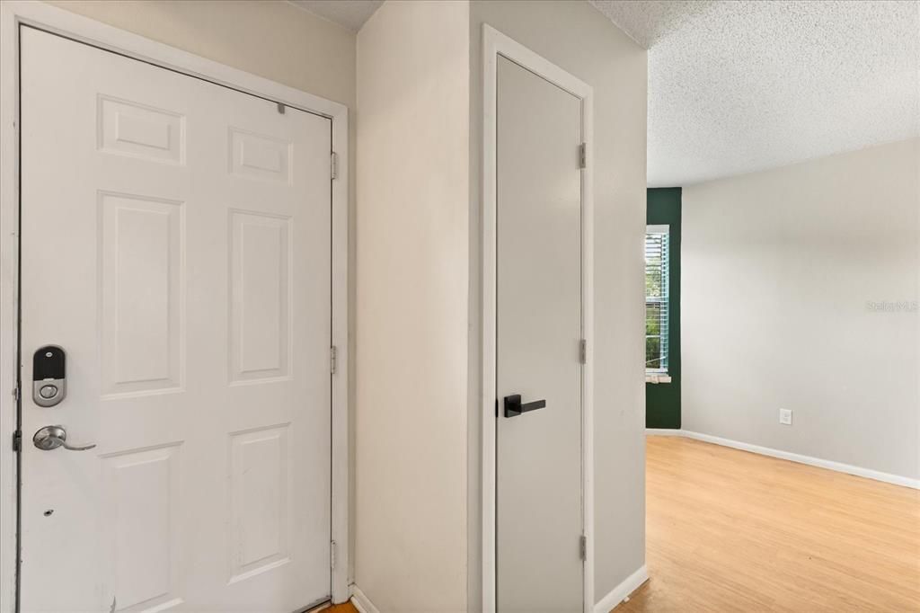 Active With Contract: $280,000 (3 beds, 2 baths, 1008 Square Feet)