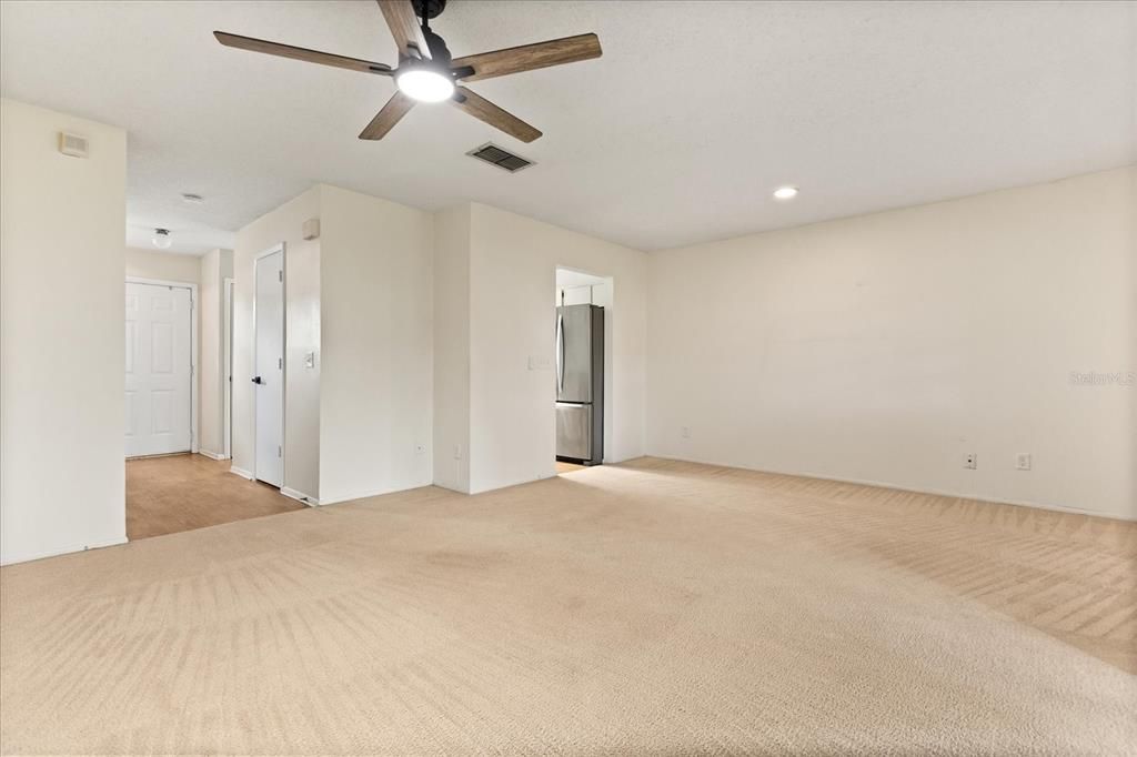 Active With Contract: $280,000 (3 beds, 2 baths, 1008 Square Feet)