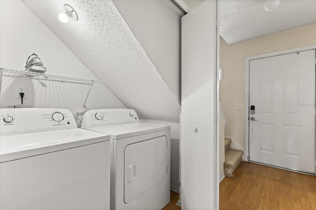 Active With Contract: $280,000 (3 beds, 2 baths, 1008 Square Feet)