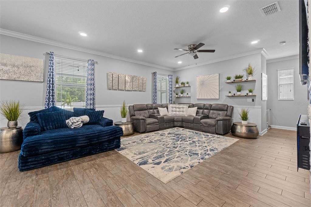 En Venta: $589,000 (4 camas, 2 baños, 2978 Pies cuadrados)