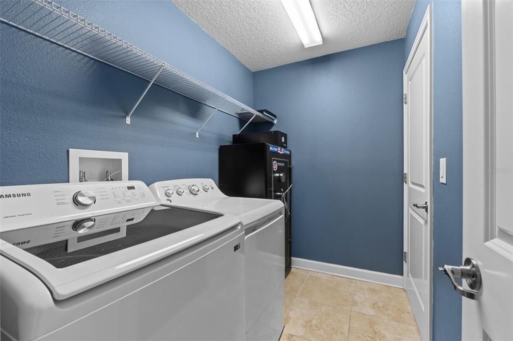 En Venta: $589,000 (4 camas, 2 baños, 2978 Pies cuadrados)